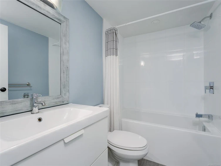 301-3240 Glasgow Avenue, Saanich, BC, V8S 3Z1 - 18