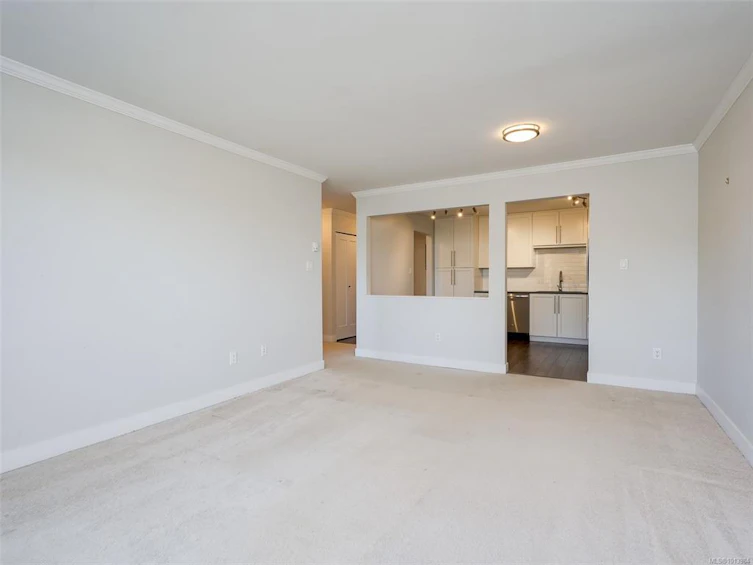 301-3240 Glasgow Avenue, Saanich, BC, V8S 3Z1 - 13