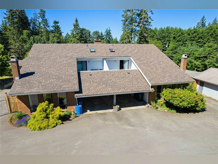 A & B-153 Bald Eagle Crescent, Bowser/Deep Bay, BC, V0R 1G0