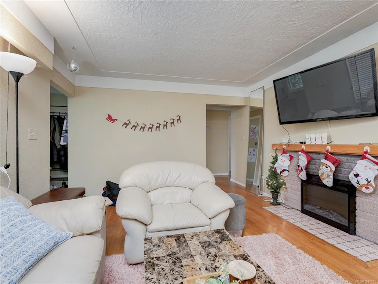 1660 Elm Street, Saanich, BC, V8P 2G4 - 4