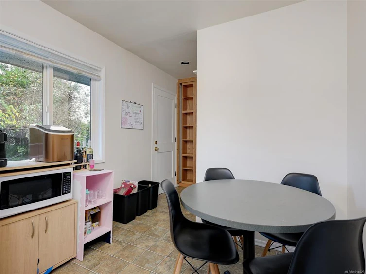 1660 Elm Street, Saanich, BC, V8P 2G4 - 10
