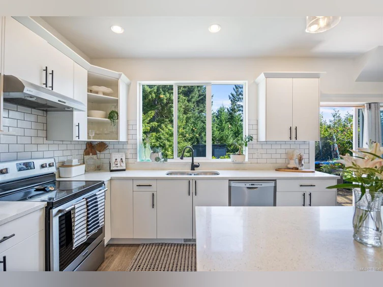 3350 Solport Street, Cumberland, BC, V0R 1S0 - 13