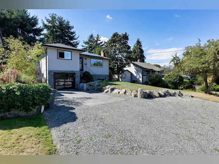 815 Leslie Drive, Saanich, BC, V8X 2Y3 - 59