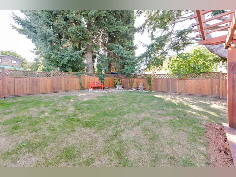 815 Leslie Drive, Saanich, BC, V8X 2Y3 - 52