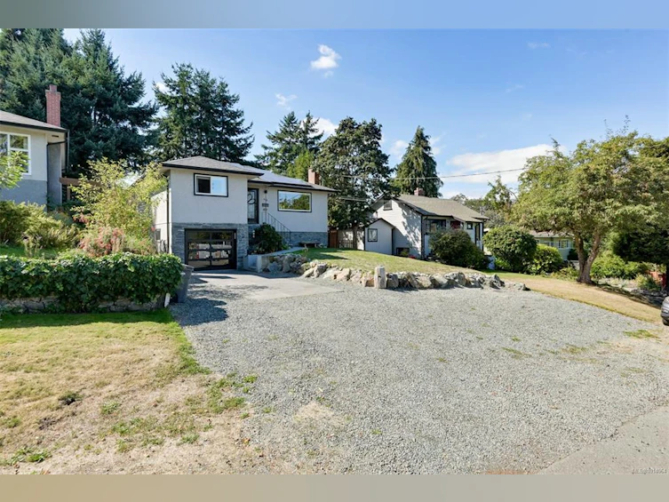 815 Leslie Drive, Saanich, BC, V8X 2Y3 - 60