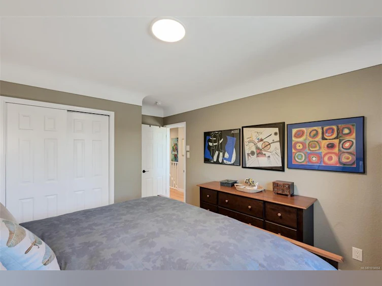 815 Leslie Drive, Saanich, BC, V8X 2Y3 - 26