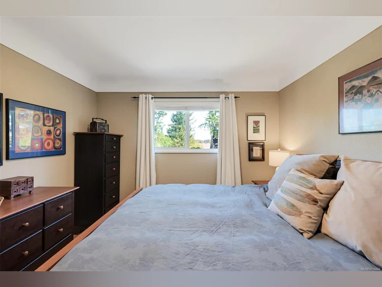 815 Leslie Drive, Saanich, BC, V8X 2Y3 - 25