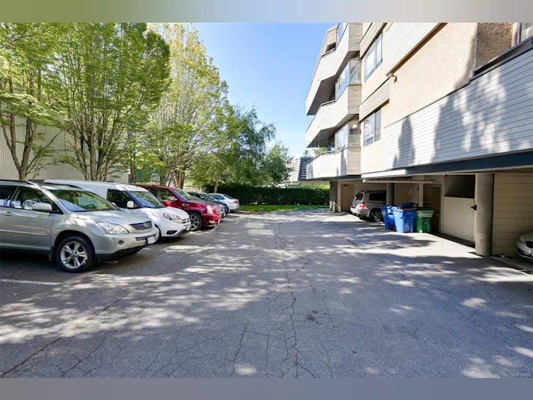 101-3274 Glasgow Avenue, Saanich, BC, V8X 1M2 - 40