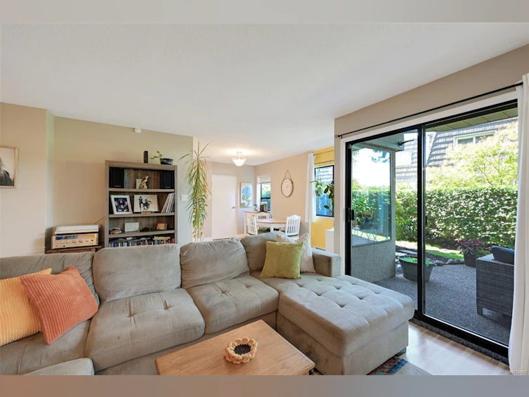 101-3274 Glasgow Avenue, Saanich, BC, V8X 1M2 - 8