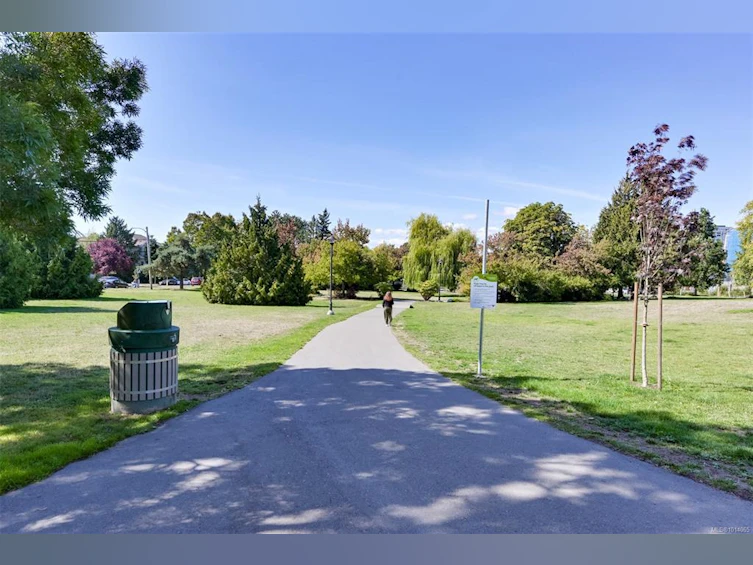 101-3274 Glasgow Avenue, Saanich, BC, V8X 1M2 - 44