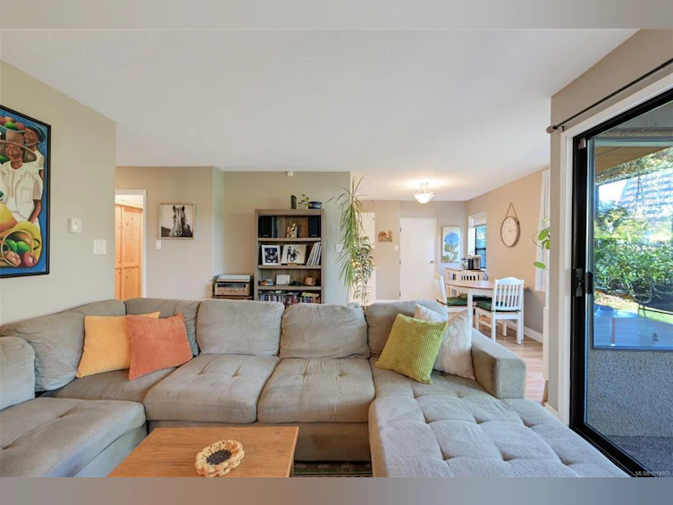 101-3274 Glasgow Avenue, Saanich, BC, V8X 1M2 - 9