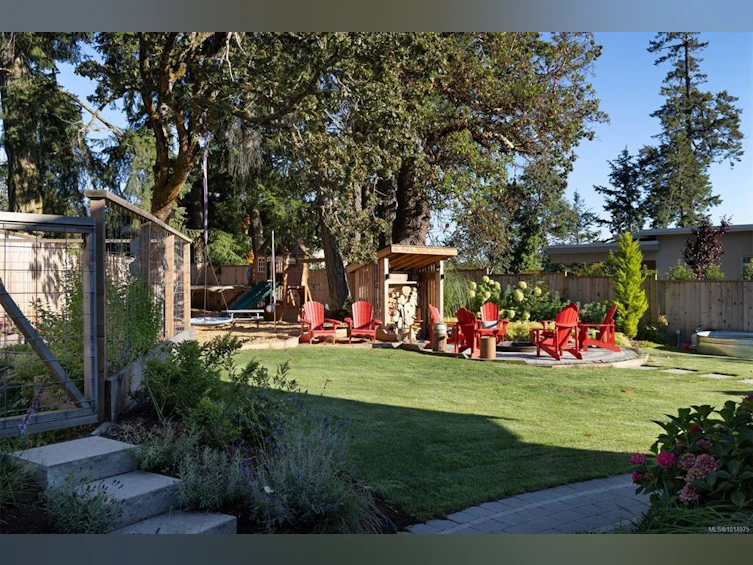 585 Downey Road, North Saanich, BC, V8L 5M6 - 47