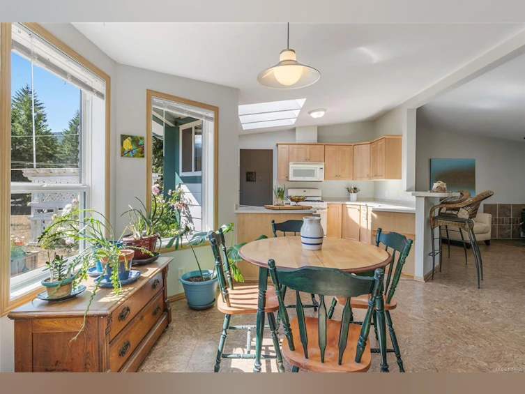 1375 Dolly Varden Way, Qualicum Beach, BC, V9K 2V1 - 5
