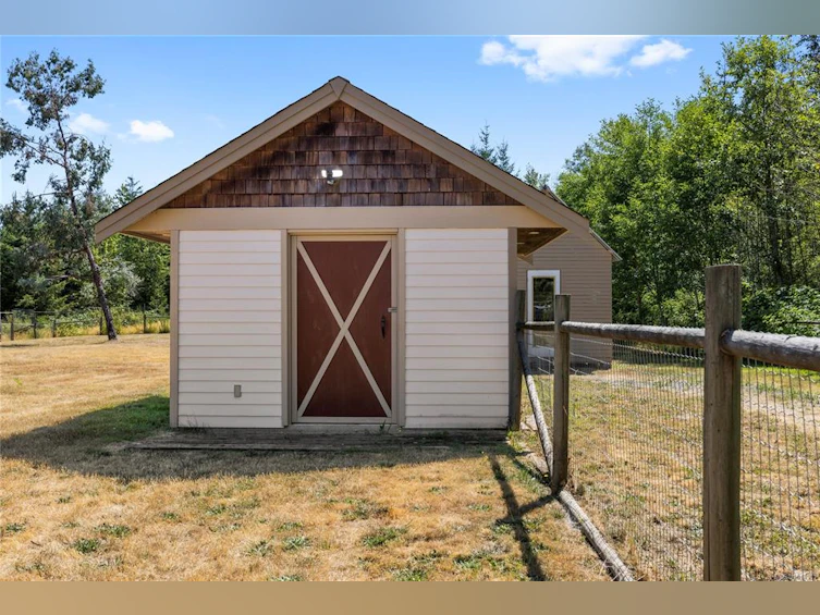 850 Burbank Road, Hilliers, BC, V9K 1Y5 - 31