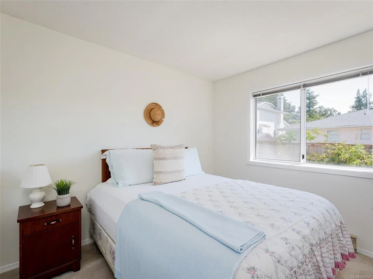 4745 Falaise Drive, Saanich, BC, V8Y 3E8 - 16