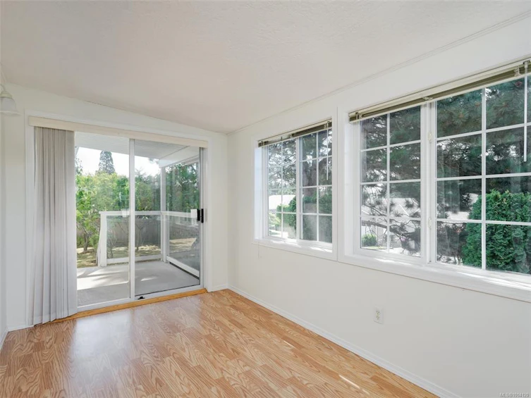 4745 Falaise Drive, Saanich, BC, V8Y 3E8 - 12
