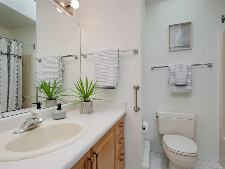 4745 Falaise Drive, Saanich, BC, V8Y 3E8 - 17