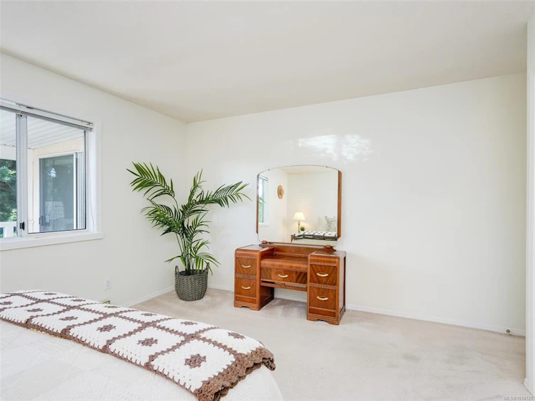 4745 Falaise Drive, Saanich, BC, V8Y 3E8 - 14