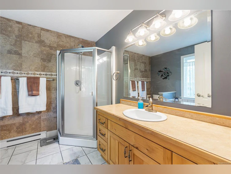 1780 Ashling Road, Qualicum Beach, BC, V9K 2V1 - 6