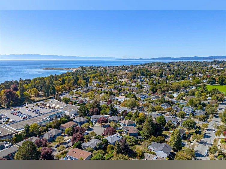 1535 Earle Place, Victoria, BC, V8S 1N3 - 5