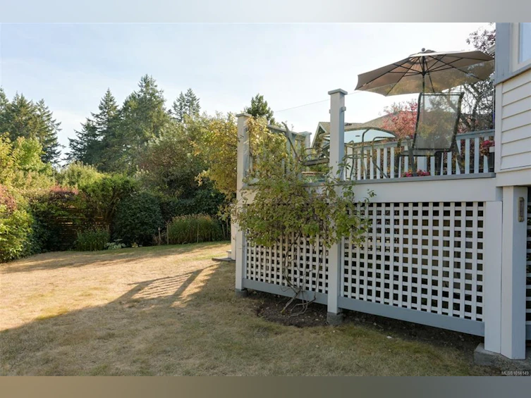 8645 East Saanich Road, North Saanich, BC, V8L 1G9 - 43