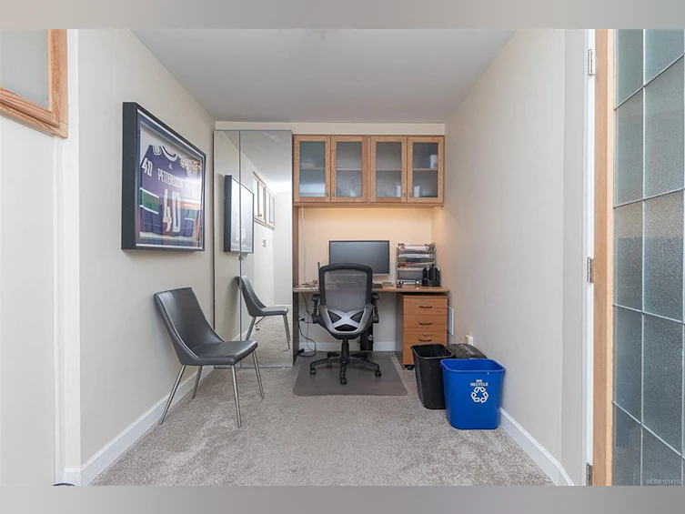 110-1680 Poplar Avenue, Saanich, BC, V8P 4K7 - 30