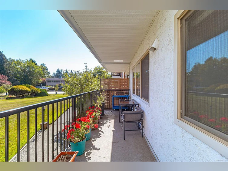 110-1680 Poplar Avenue, Saanich, BC, V8P 4K7 - 33
