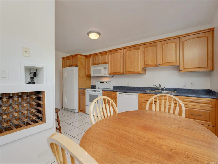 5255 Hanover Place, Saanich, BC, V8Y 2C7 - 16