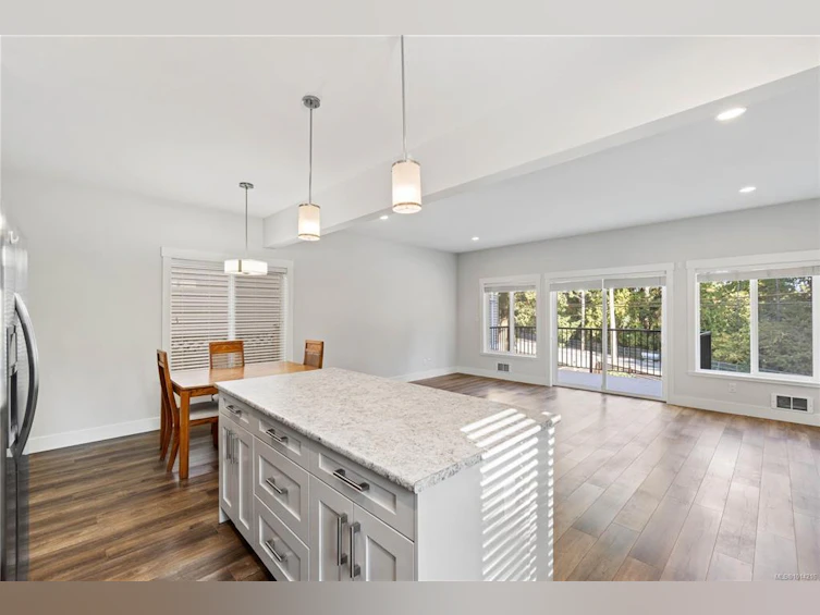 671 Bowen Road, Nanaimo, BC, V9R 2A3 - 3