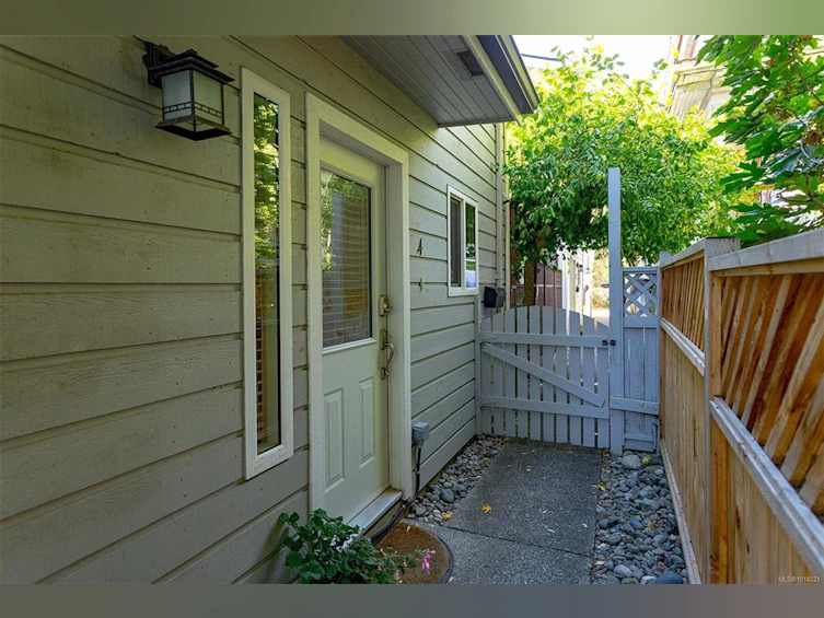 4-126 Ontario Street, Victoria, BC, V8V 1M9 - 4