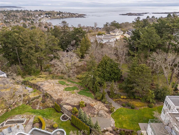 52 Sylvan Lane, Oak Bay, BC, V8S 2K8 - 50