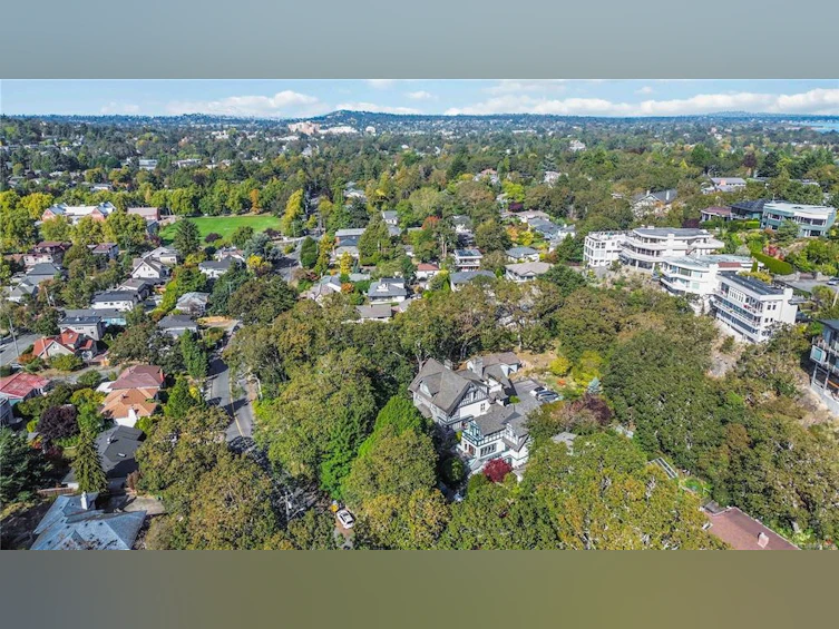 F-349 Foul Bay Road, Victoria, BC, V8S 4G6 - 24