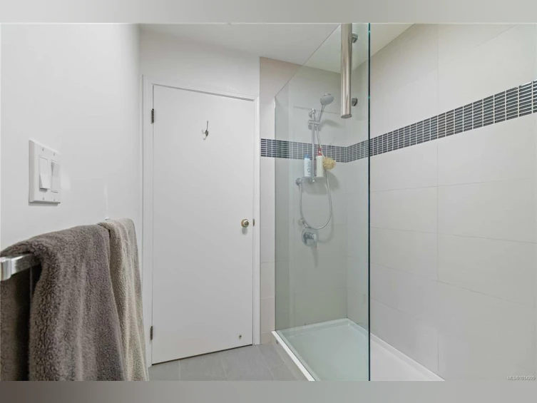 317-2245 James White Boulevard, Sidney, BC, V8L 1Z5 - 12