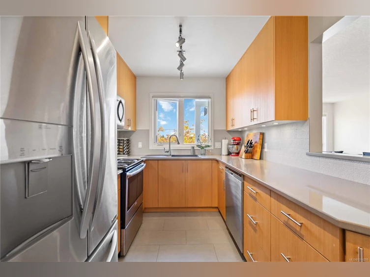 317-2245 James White Boulevard, Sidney, BC, V8L 1Z5 - 7
