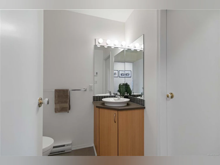 317-2245 James White Boulevard, Sidney, BC, V8L 1Z5 - 15