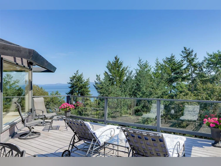2807 Arbutus Road, Saanich, BC, V8N 5X6 - 23