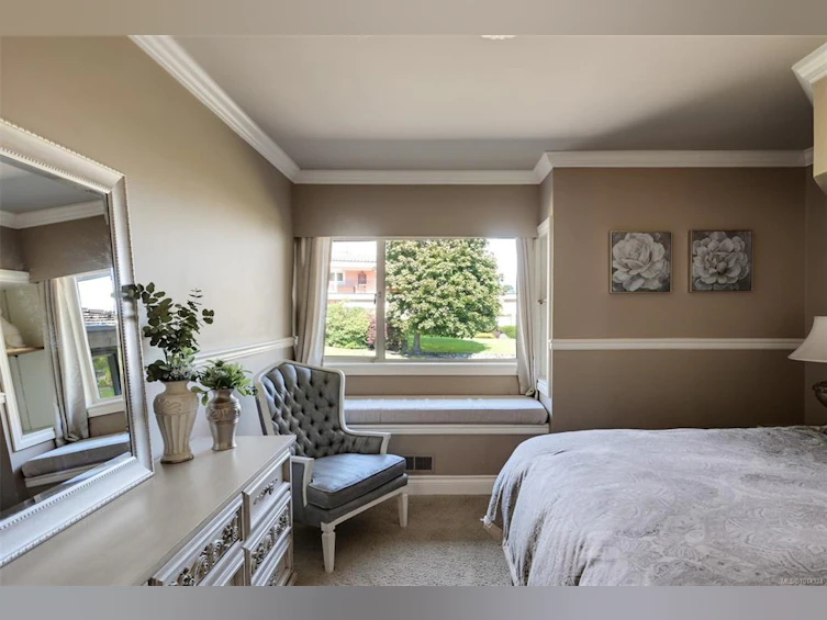 2807 Arbutus Road, Saanich, BC, V8N 5X6 - 58
