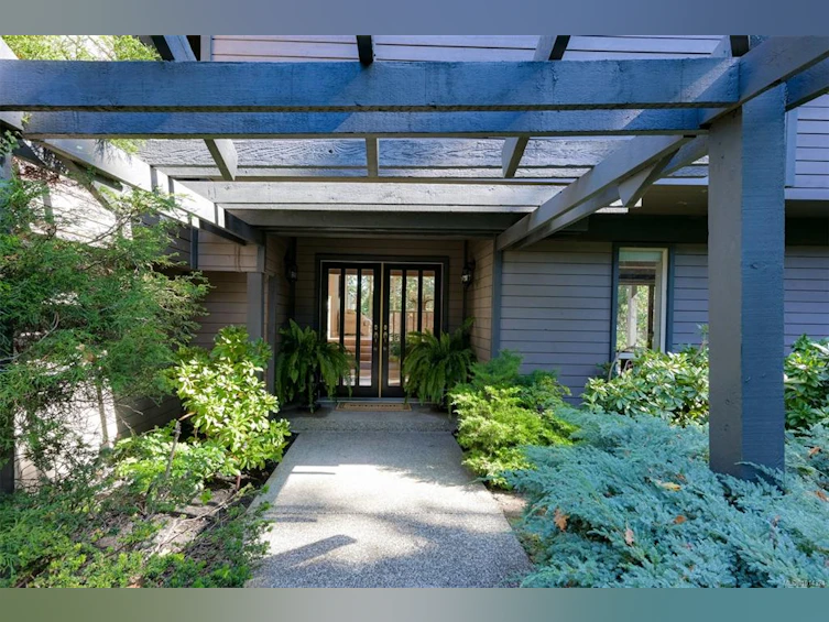 2807 Arbutus Road, Saanich, BC, V8N 5X6 - 78