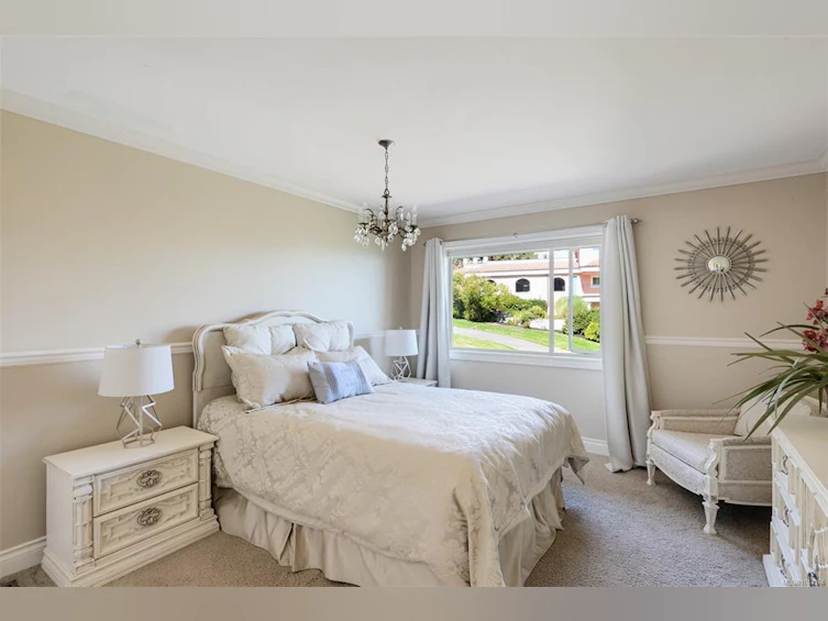2807 Arbutus Road, Saanich, BC, V8N 5X6 - 52