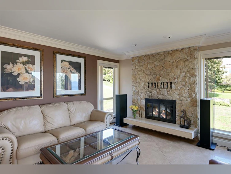 2807 Arbutus Road, Saanich, BC, V8N 5X6 - 26