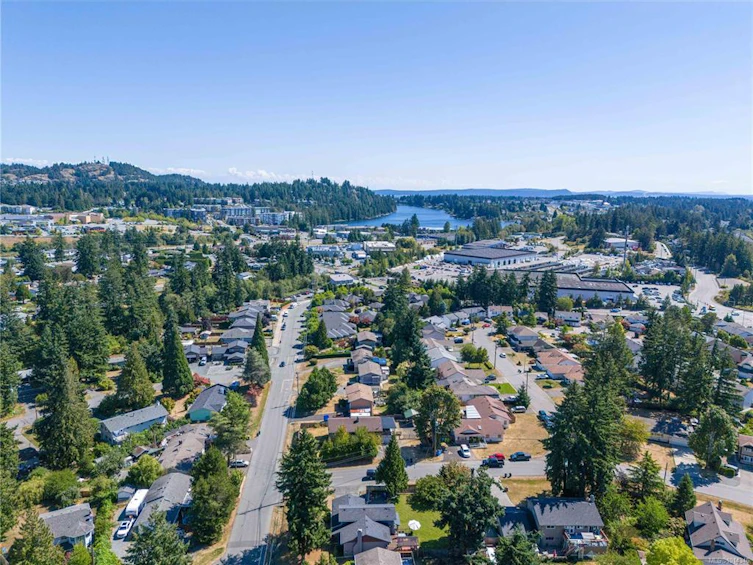 5251 Dunster Road, Nanaimo, BC, V9T 2Z5 - 52