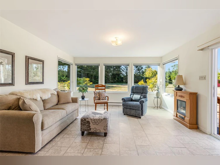 2402 Cross Road, Nanoose, BC, V9P 9E6 - 4