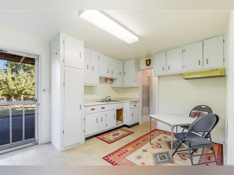 2402 Cross Road, Nanoose, BC, V9P 9E6 - 26