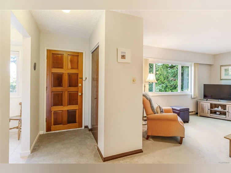 2402 Cross Road, Nanoose, BC, V9P 9E6 - 12