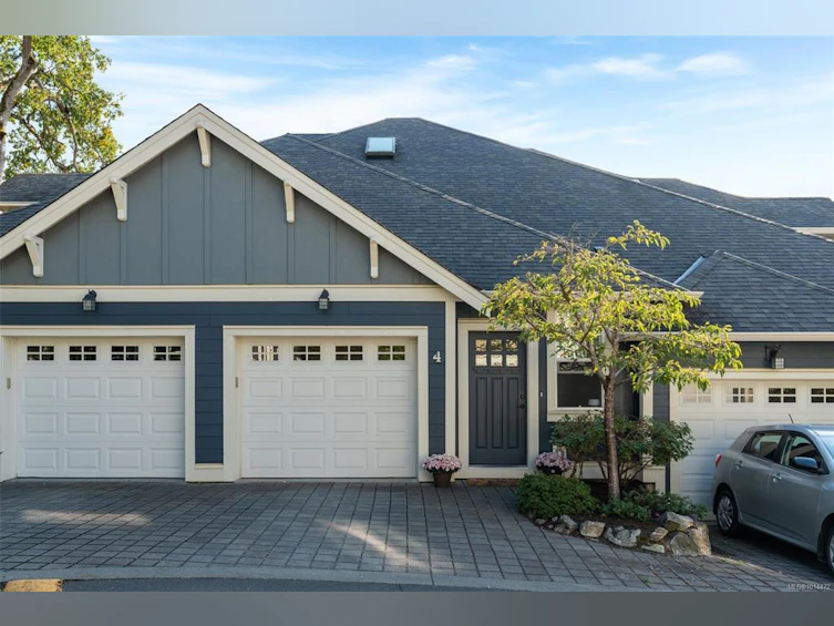 4-4583 Wilkinson Road, Saanich, BC, V8Z 5C3 - 3