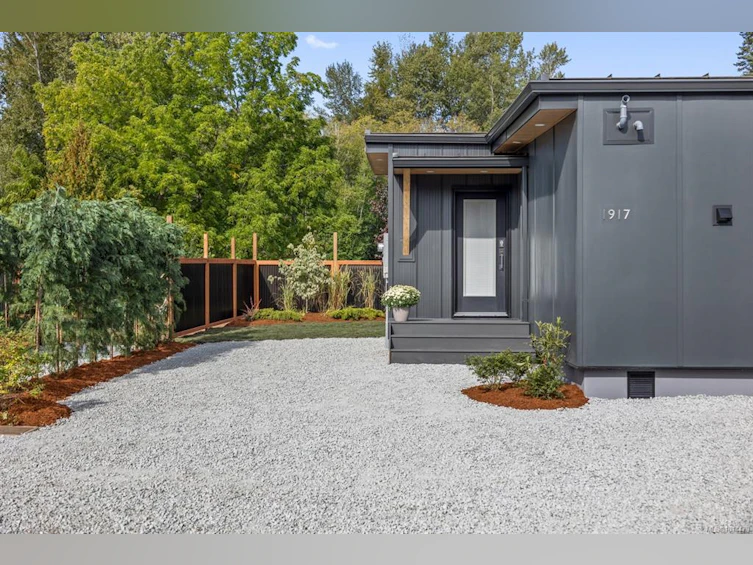 1917 Cumberland Road, Courtenay, BC, V9N 2G1 - 3