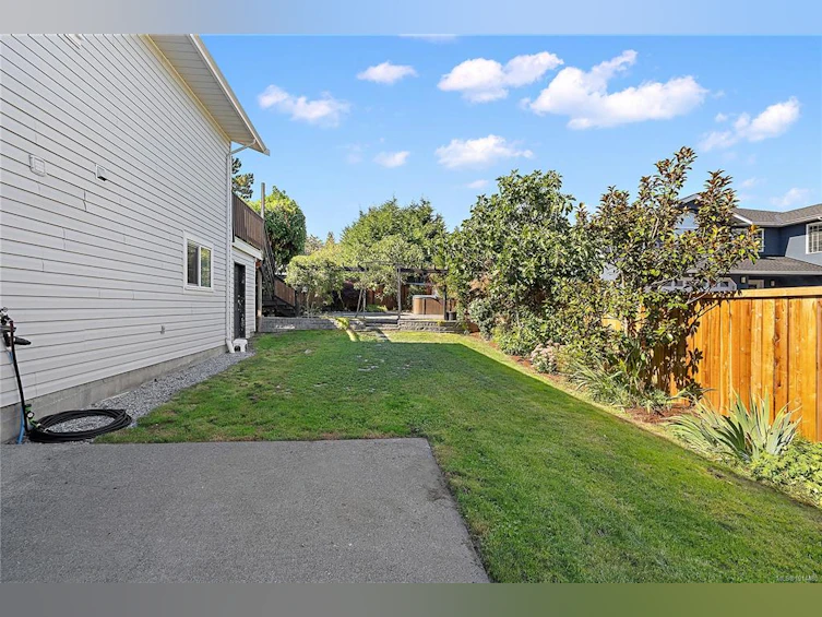 1290 Lidgate Court, Saanich, BC, V8Z 7E3 - 35