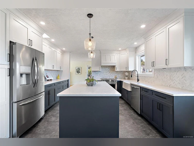 1290 Lidgate Court, Saanich, BC, V8Z 7E3 - 4