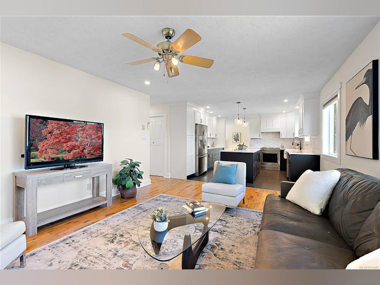1290 Lidgate Court, Saanich, BC, V8Z 7E3 - 2