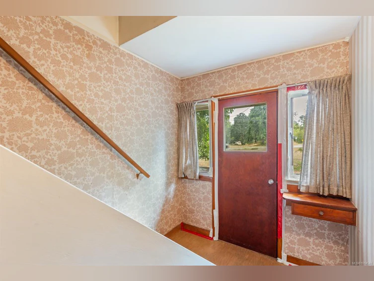 2875 Cumberland Road, Courtenay, BC, V9N 9P1 - 4